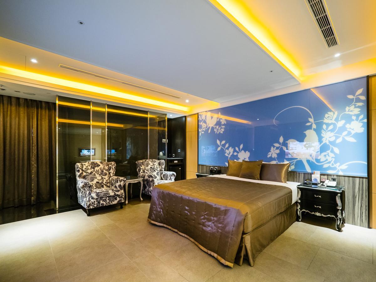 薇風情汽車旅館 - 鳳山館 Kaohsiung Zewnętrze zdjęcie